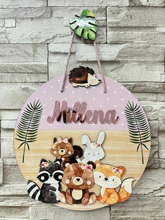 Porta Maternidade Bosque encantado no fundo rosa poá - comprar online