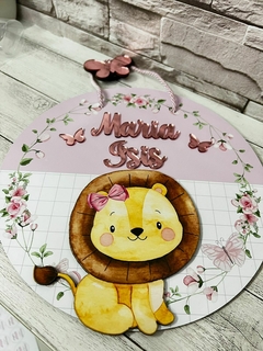 Porta Maternidade Floral Leãozinha - loja online