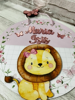 Porta Maternidade Floral Leãozinha - Sabiá Personalizados