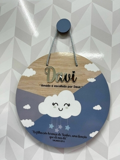 Porta Maternidade Nuvem céu estrelado com significado do nome e versículo Salmos 127-3 - comprar online