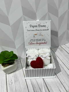 Caixa com sapatinho para revelação de gravidez Papai personalizado - comprar online