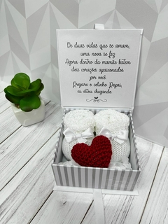 Caixa com sapatinho para revelação de gravidez Papai na internet