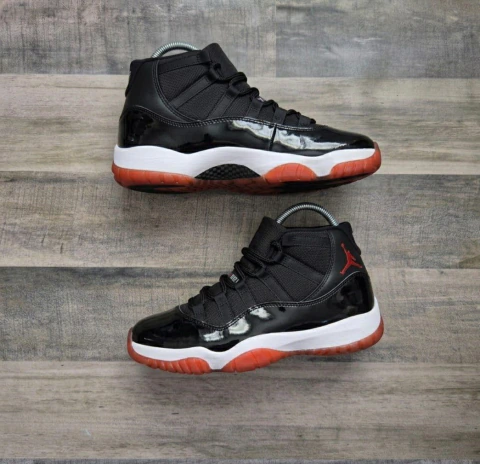 Jordan 11 Red