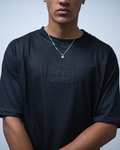 REMERA HEAD OVER - ORO AZTECA
