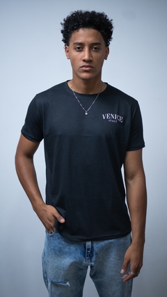 REMERA VENICE REGULAR - ORO AZTECA