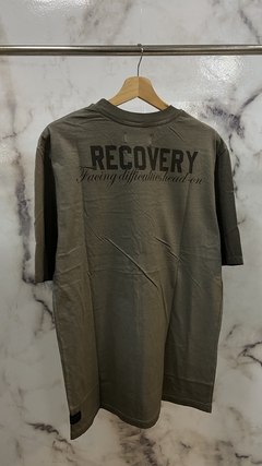 REMERA RECOVERY BATIK - ORO AZTECA