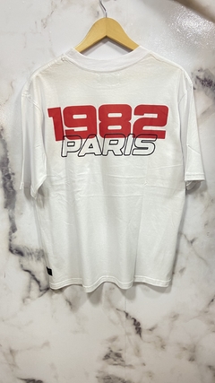 REMERA 1982 PARIS WHITE OVER en internet