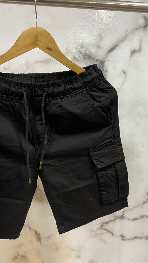 BERMUDA JOGGER CARGO NEGRA