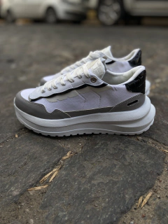 ZAPATILLAS TAURO DARK - ORO AZTECA