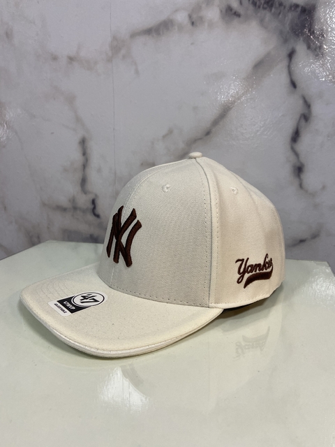 GORRA NY WHITE CERRADA