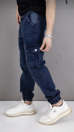 JOGGER CARGO DE JEAN AZUL