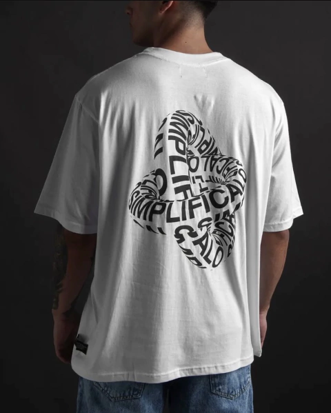 REMERA SIMPLIFICALO WHITE OVER
