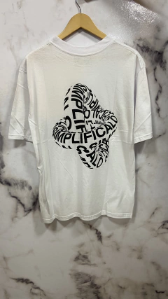 REMERA SIMPLIFICALO WHITE OVER - ORO AZTECA