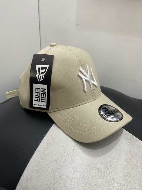 GORRA NY BEIGE