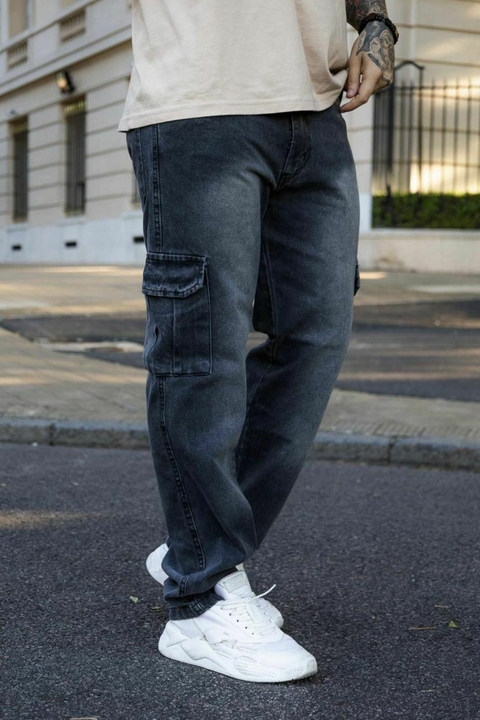 JEAN CARGO GRIS OSCURO