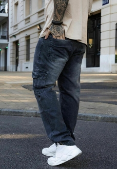 JEAN CARGO GRIS OSCURO en internet