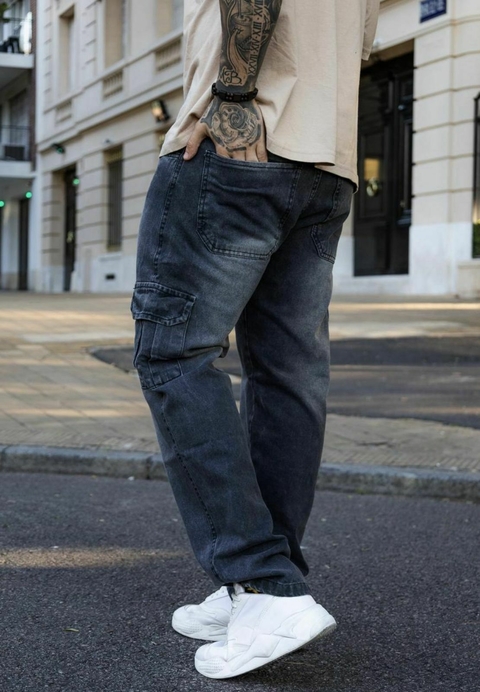 JEAN CARGO GRIS OSCURO