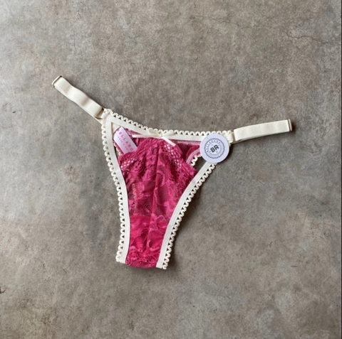 BOMBACHA LESS LACE FRESA
