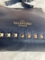 Imagem do BOLSA VALENTINO ROCKSTUD FLIP LOCK MESSENGER