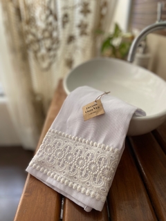toalla piqué y puntilla - comprar online