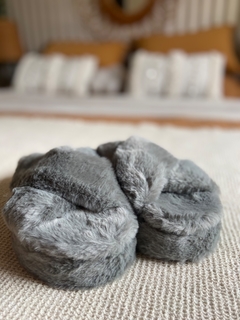 pantufla gris