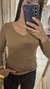 Remera Luci (Beige Oscuro)