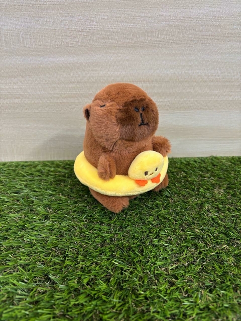 MINI PELÚCIA CAPIVARA CHAVEIRO COM BOINHA 13CM LC0521 - comprar online