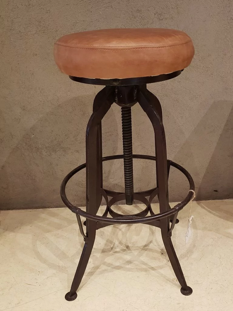 TABURETE HIERRO CON ASIENTO EN CUERO REDONDO GIRATORIO