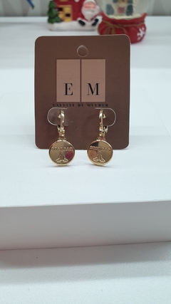 Brinco de argolinha com pingente gratidão, banhado em ouro 18k. - comprar online