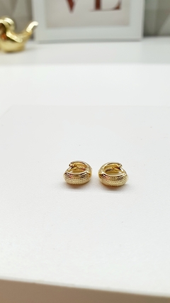 Brinco INFANTIL ARGOLINHA PONTILHADA, banho ouro 18K.