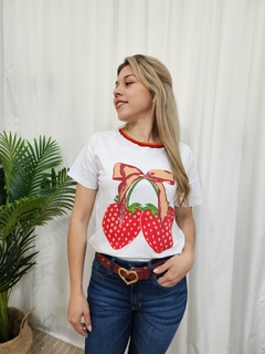 REMERA - STRAWBERRY (MG2420) - comprar online