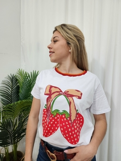 REMERA - STRAWBERRY (MG2420) en internet