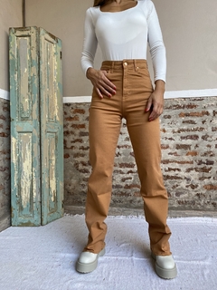 JEAN RELAXED ANTO CAMEL - ECCOMICUA (ECC024) - Magda
