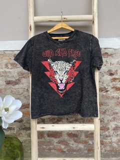 Imagen de REMERA - WILD & FREE (MG1659)