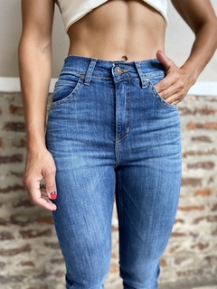 JEAN MOM EVA AZUL - ECCOMICUA (ECC069) - tienda online