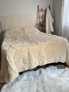 Frazada doble - peluche con corderito 2 plazas y media - Queen | Natural - tienda online