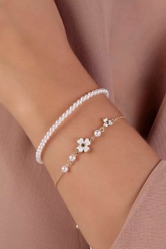 PULSEIRA FLORES WHITE APP - comprar online