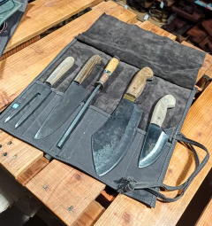 Juego Grandes Asadores En Estuche De Cuero Bien Afilados