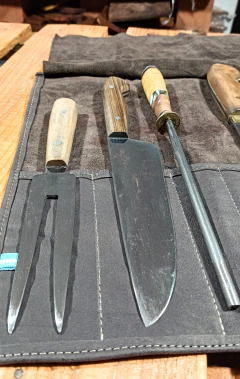 Juego Grandes Asadores En Estuche De Cuero Bien Afilados - D&G REGALERÍA