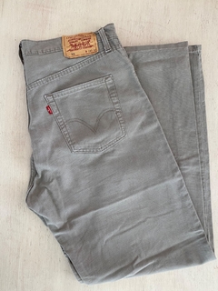 JEAN LEVI’S BEIGE OSCURO