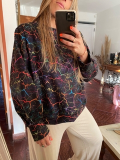 Buzo Comfy estampa rayos - Candela Ibarra