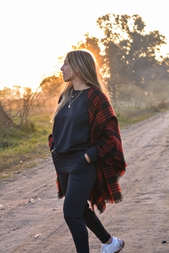 Jogger Comfy negro - frisa en internet