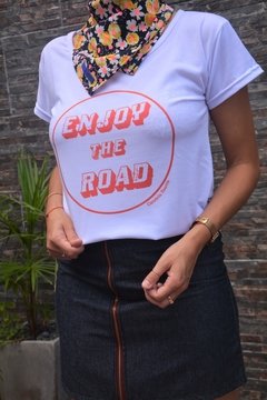 Remera ENJOY - Candela Ibarra