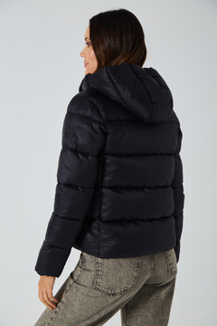 Campera Basic Mora en internet