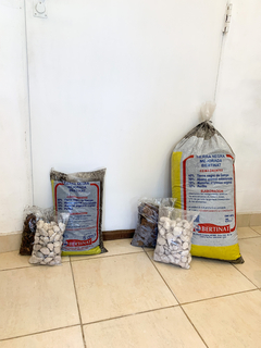 Kit trasplante: tierra abonada, piedra pometina y chips