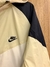 Corta Vento Nike Esportivo - Branco/Azul e Bege - comprar online