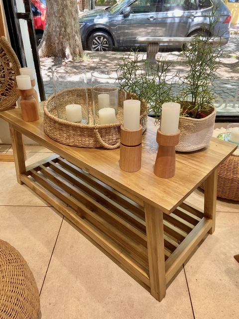 Mesa nórdica con estante varillado