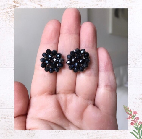 Brinco em crochê no arame - Azul escuro (tarraxa)