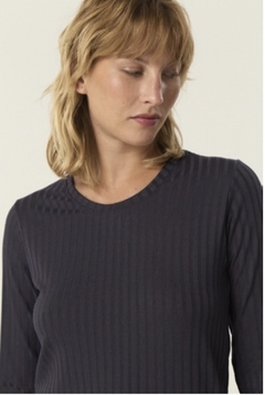 REMERA ANDREA - SAIL - Establo Avellaneda