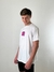 Remera over smile again blanca en internet